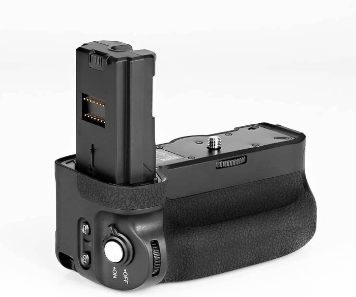 Meike MK A9 Professional Vertical Battery Grip for Sony A9 A7RIII A7III Camera - Image 4