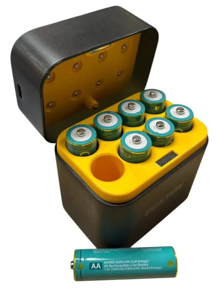 BESTON Li-ion AA 8 Slot 1.5V Battery Charger M7036 Type C - Image 2